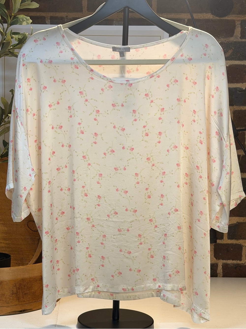 PJ Harlow Cloudy Floral Pearl lounge wear Short Sleeve Tee with Pink Floral